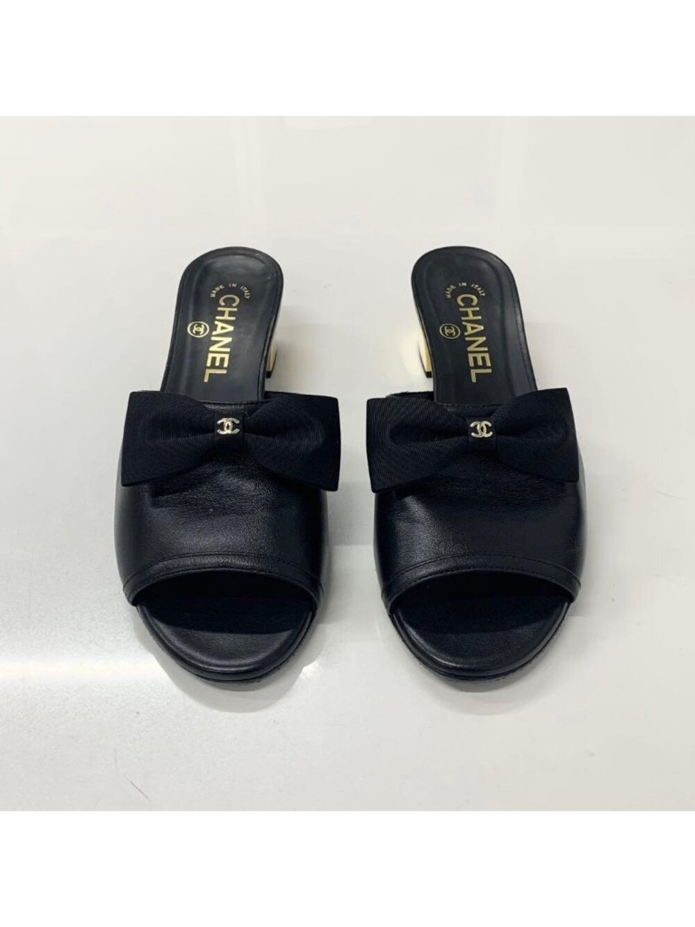 Chanel CC Logo Leather Ribbon Sandals Black - Picture 2 of 11